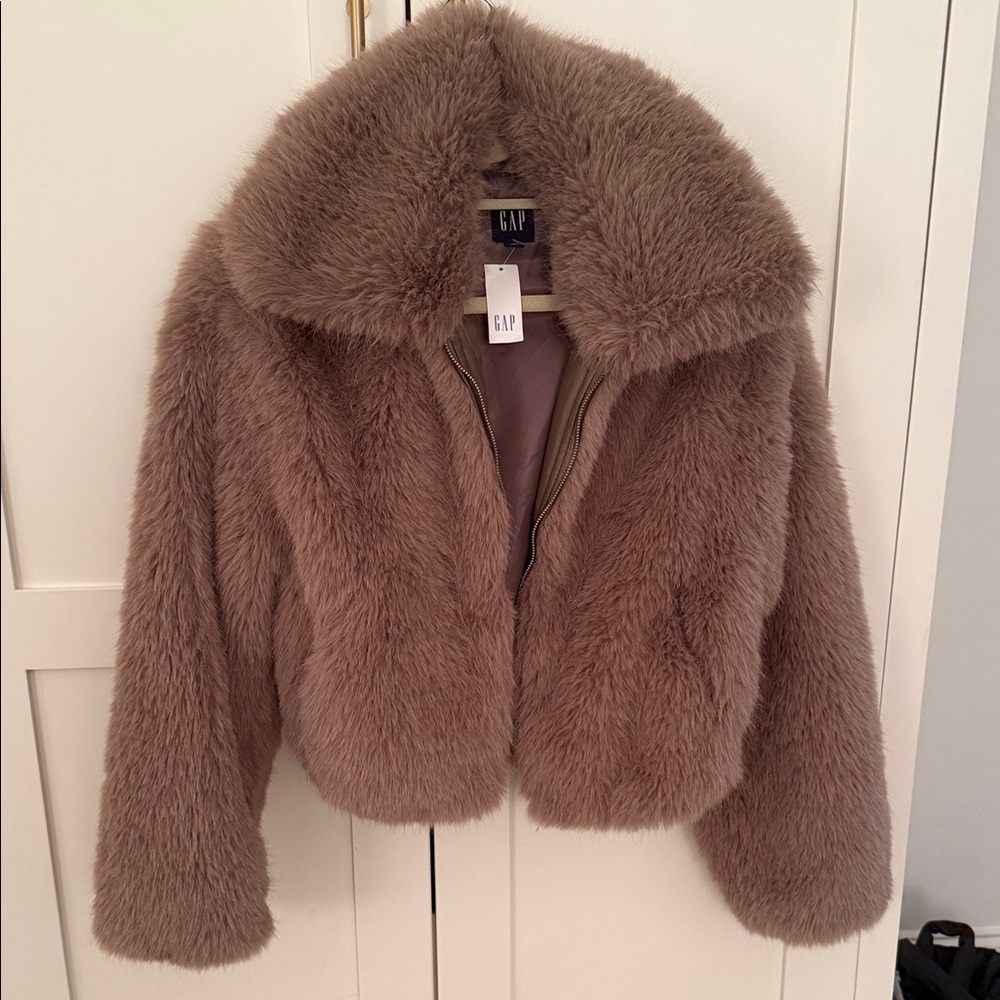 GAP faux fur bomber XS NWT